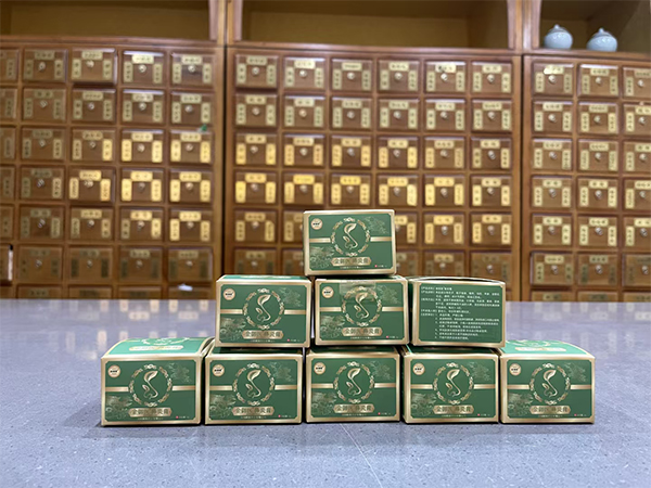 金御医鼻炎膏